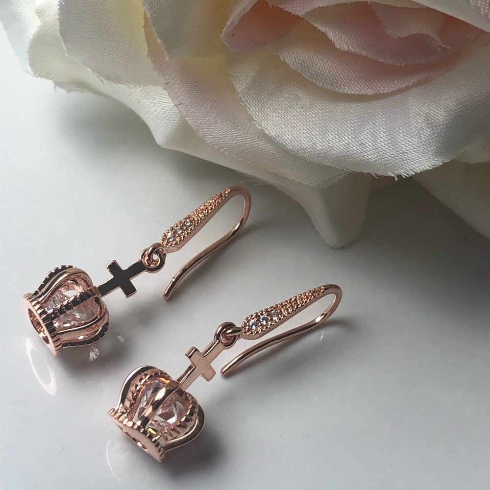 Crown inspired rose gold zircon pierced earrings